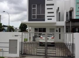 Comfort Holiday Home @ Bukit Indah, rumah kotej di Johor Bahru