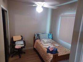 Private room furnished Cypress、Lomitaのホテル