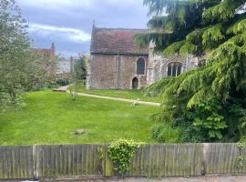 Priory View, hotel in Saint Osyth