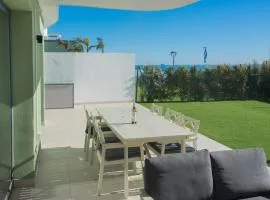 Garden apartment with spa, outdoor pool & parking