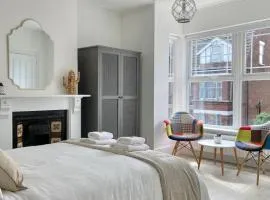 A stunning Victorian house minutes from the beach