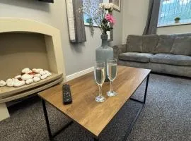 Omega Apartment - 3 Bedrooms - Sleeps 5