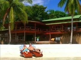Bocas Beachfront Lodge Spacious Corner King Suite Ocean View Sand Level