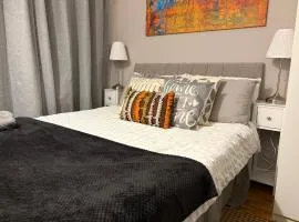 Beautiful Rooms near Hampton Court