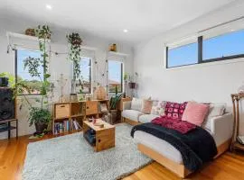 Charming Retro Townhouse in Vibrant Coburg