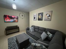 Classic Modern Spacious Apartment, hotel v destinaci Barataria