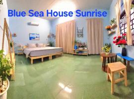 Sea House Sunrise - Căn hộ du lịch 2 phòng ngủ, phòng khách và bếp, golf hotel in Dong Hoi