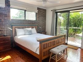 Beach Shack in Central Bargara, hotel in Bargara