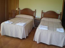 Hostal Catro Ventos: Lugo'da bir otel