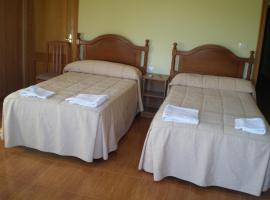 Hostal Catro Ventos, B&B in Lugo