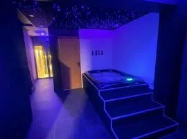 Sweety's Eden Jacuzzi - Spa privé Sauna Cinéma room Jardin - Terrasse centre-ville