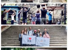 Kunming Upland International Youth Hostel ,near the city center ,2 mins walk to the subway, 2 mins walk to the Green Lake, Close to Yuan tong Temple, Old street, Yunnan University, convenient payment and visa cards are accepted