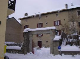 La Maison Bleue, hotel s parkiralištem u gradu 'La Cabanasse'