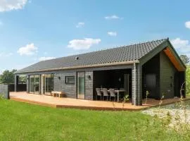 Cozy Home In Grenaa With Kitchen