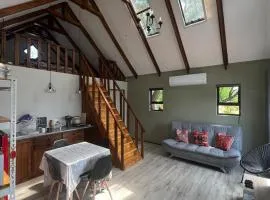 Treehouse - No Hot tub available between 1May to 31 August due to winter