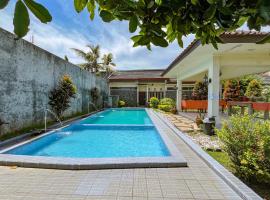 Urbanview Hotel Kumala Banyuwangi by RedDoorz、バニュワンギのホテル