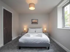 Sophisticated Apartment with Parking Central Slough