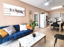 5 Min Walk to Beach, Perfect Seaside Escape 3BR Shared Apartment