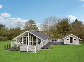 Amazing Home In Tarm With Wifi