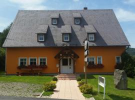 Auf der Heide Gasthof & Pension, hotel poblíž významného místa Lauschelift, Waltersdorf