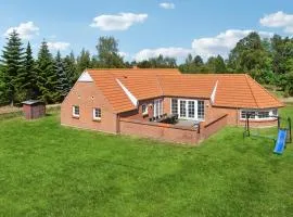Lovely Home In Væggerløse With Wifi