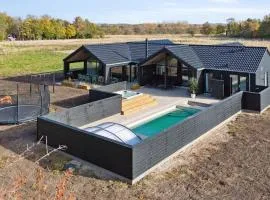 Gorgeous Home In Højby With Kitchen