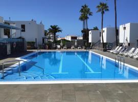 Fwt Relax Bungalow, hotel em Playa de las Americas
