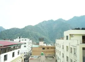 Foothills by Around stays, Tapovan