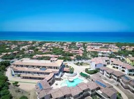 Hotel with swimming pool just 300 mt from the Baia delle Mimose-beach