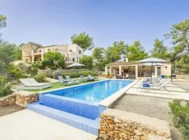 Villa Pins