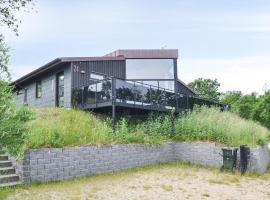 Three-Bedroom Holiday Home In Glesborg, hotel i Glesborg