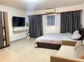 T12 Popular Condo By hunnity 2, acomoda&ccedil;&atilde;o em condom&iacute;nio em Ban Bang Phang