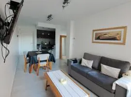 Depto 2 ambientes, con cochera, zona Guemes