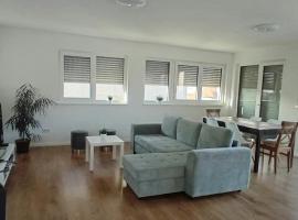 Neubau Appartement mit Terasse, privater Eingang,Parkplatz,Küche、フュルトのホテル