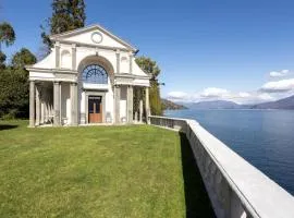 On the Lake Unique Luxury Villa Lake Maggiore