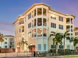 An Upscale Villa in the heart of Siesta Key on Beach Road