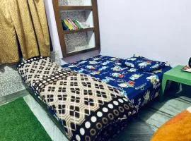 Kumb Yatri Niwas
