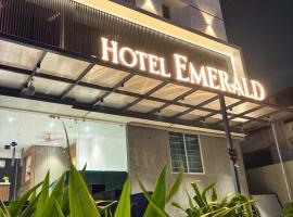Hotel Emerald, hotel v mestu Visakhapatnam