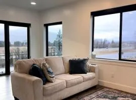 Gorgeous Views, Cozy Luxury 209