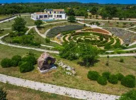 Villa Arkaim with Private Pool