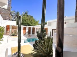 Casa Leone La Punta, hotel a Brisas de Zicatela