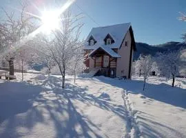 Čardak na padini Zlatibora