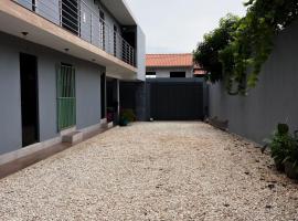 Quartos a 1km do centro de Pirenópolis, hotel i Pirenópolis