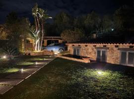 splendido open space in Villa Veronica Porto Istana, hotel in Porto Istana