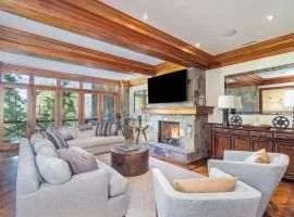 Luxury Lorian Lookout with plenty of amenities