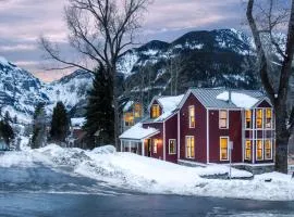 Luxury at Miles High, with 2 Free Ski Passes