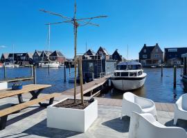 Exclusive houseboat experience, &pi;&lambda;&omega;&tau;ό &kappa;&alpha;&tau;ά&lambda;&upsilon;&mu;&alpha; &sigma;&epsilon; Stavoren