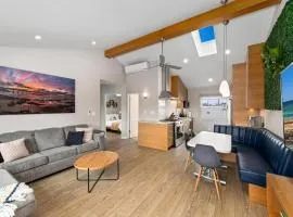 Modern Newly Renovated 2BR Apt in Heart of Ocean Beach