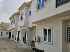 sunny service apartment, hotel v destinaci Egba