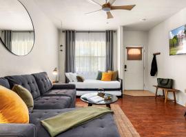 Bali Bliss at Oaks - Full Kitchen , Near I75, hotel in Gainesville